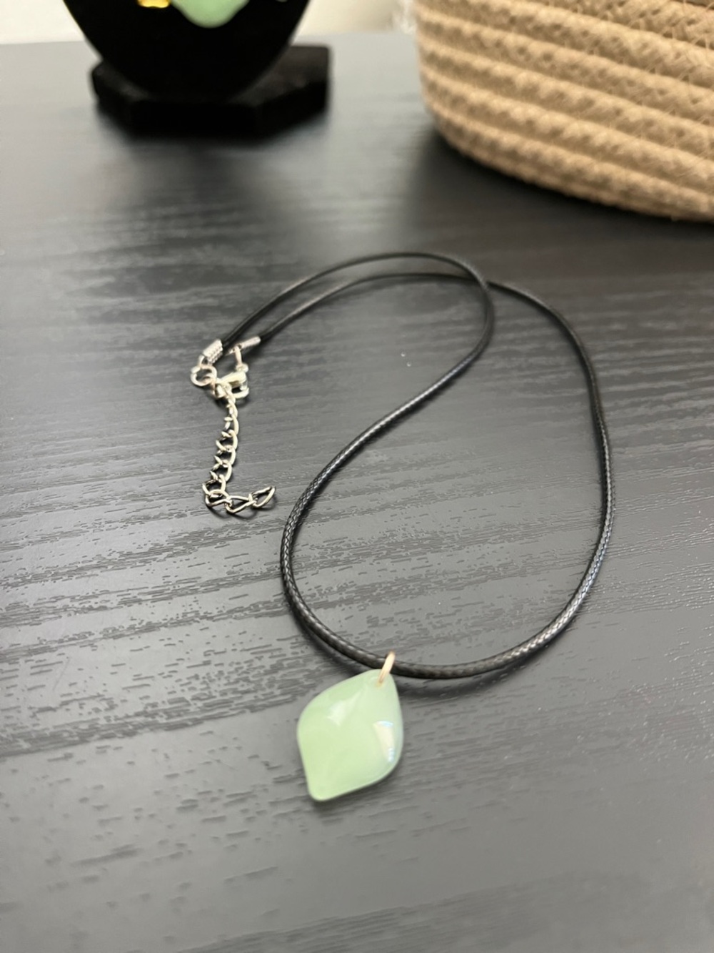 JADE Leaf Pendant Necklace - Women Jewelry